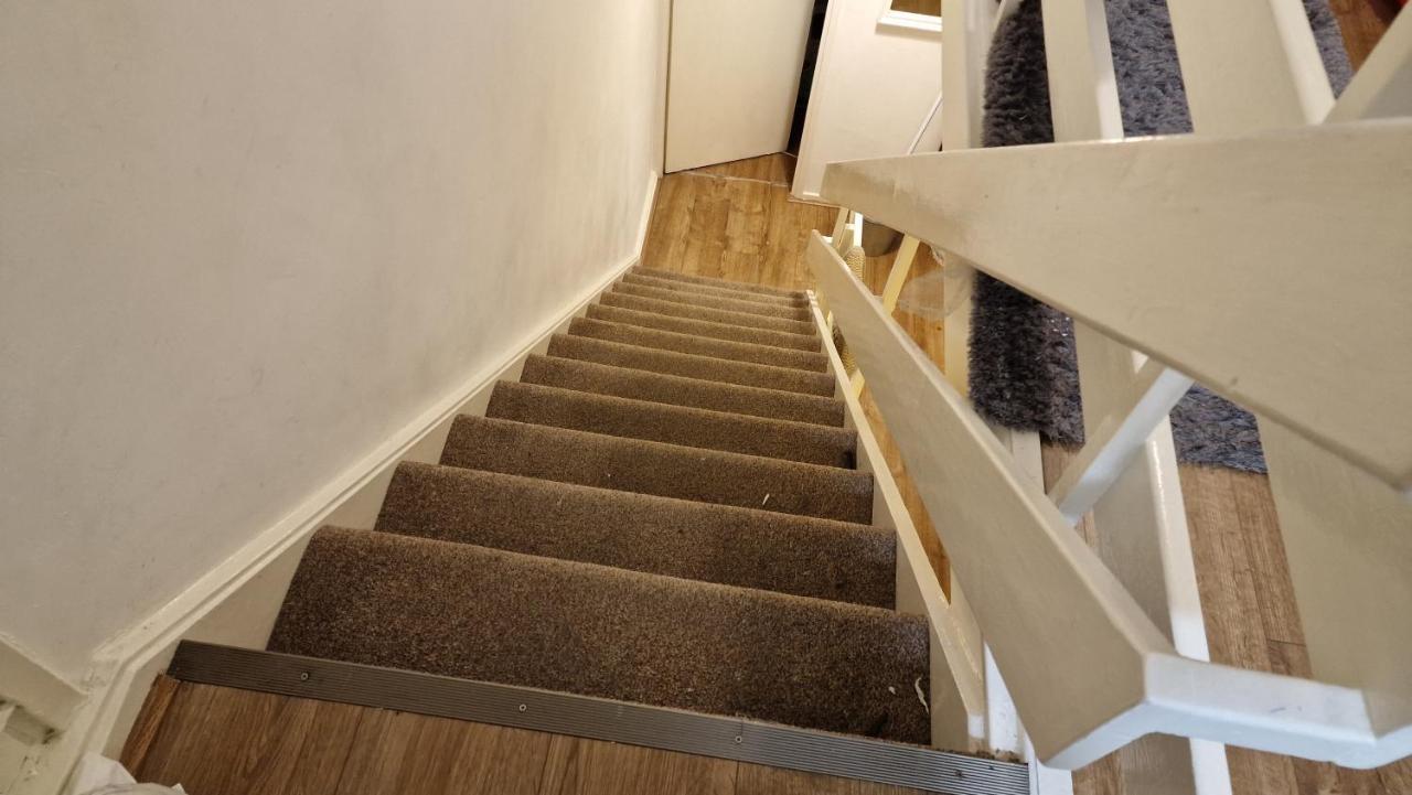 Share Accommodate * London